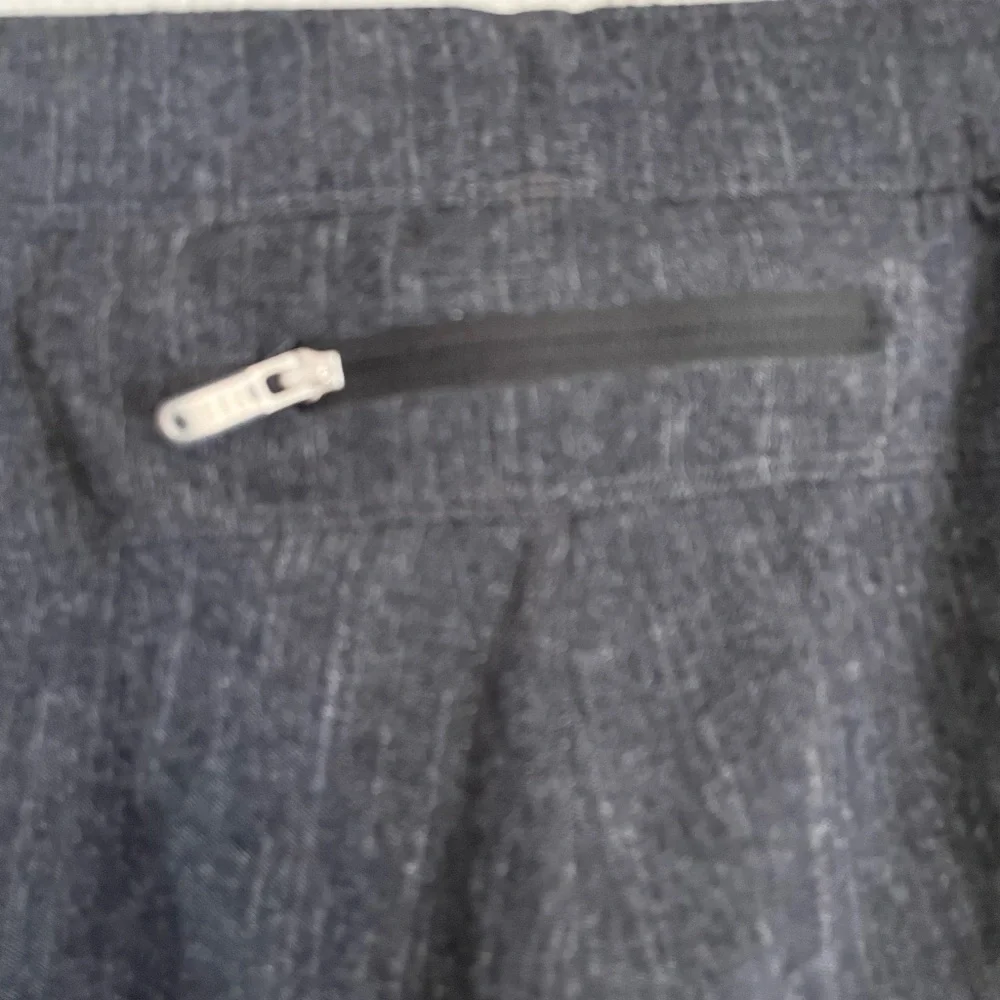 Lululemon Men's Gray Shorts size Medium - Picture 6 of 7